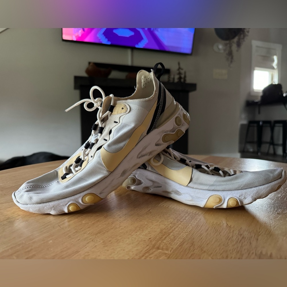 Nike React Element 55
White Pale Vanilla Size 11 gently warn